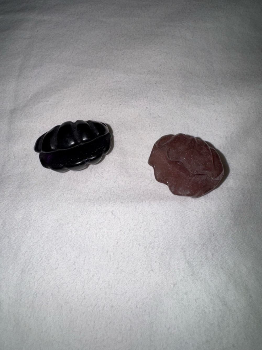 Carved Stone Shell-Shaped Decorative Crystals Strawberry Quartz & Obsidian